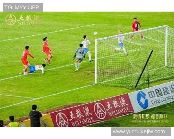 足球盛宴的魅力与激情探秘全球球迷心中的绿茵梦想与荣耀 足球盛宴的魅力与激情探秘全球球迷心中的绿茵梦想与荣耀